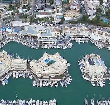 In Jupiter 5 Pools Apartment *