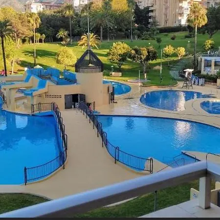 In Jupiter 5 Pools Apartment *